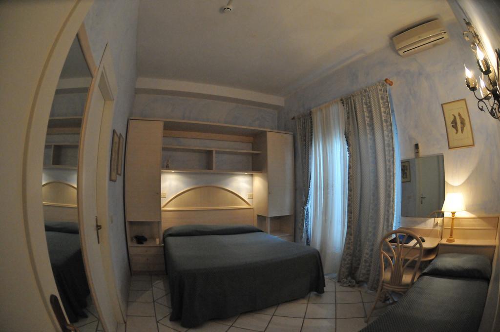 Hotel Atlantic 马瑞纳迪卡拉拉 客房 照片